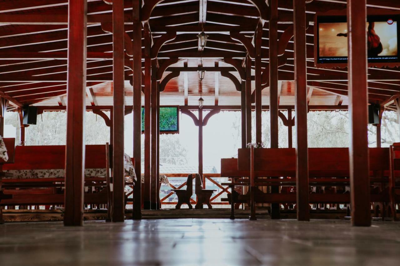 Hotel-Restaurant Milenium Salonta Buitenkant foto